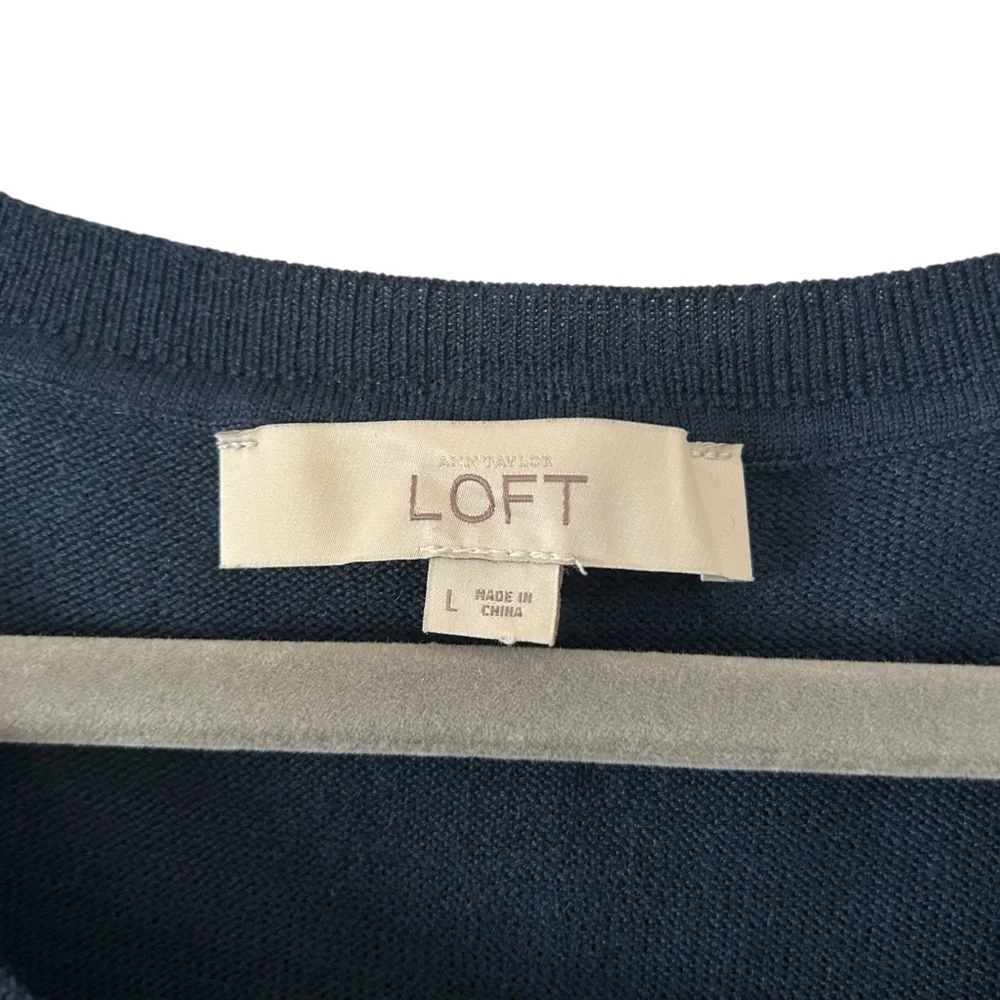 Navy Blue Loft Sweater Design Top Shirt Floral Sequin Detail Women’s Size Large! - Picture 4 of 4